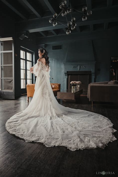 床頭婚紗照|婚紗床頭照Wedding Portrait可以掛床尾嗎？掛床頭照的禁忌 